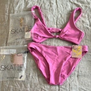 Skatie Dahlia Swim - XS Penny Top & XS Cheryl Bottom - NWT